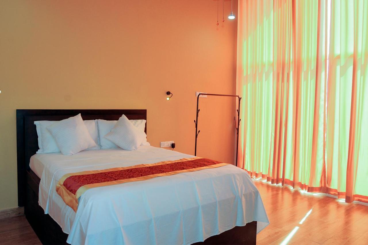 Woodycrest Hotel Trincomalee Ngoại thất bức ảnh