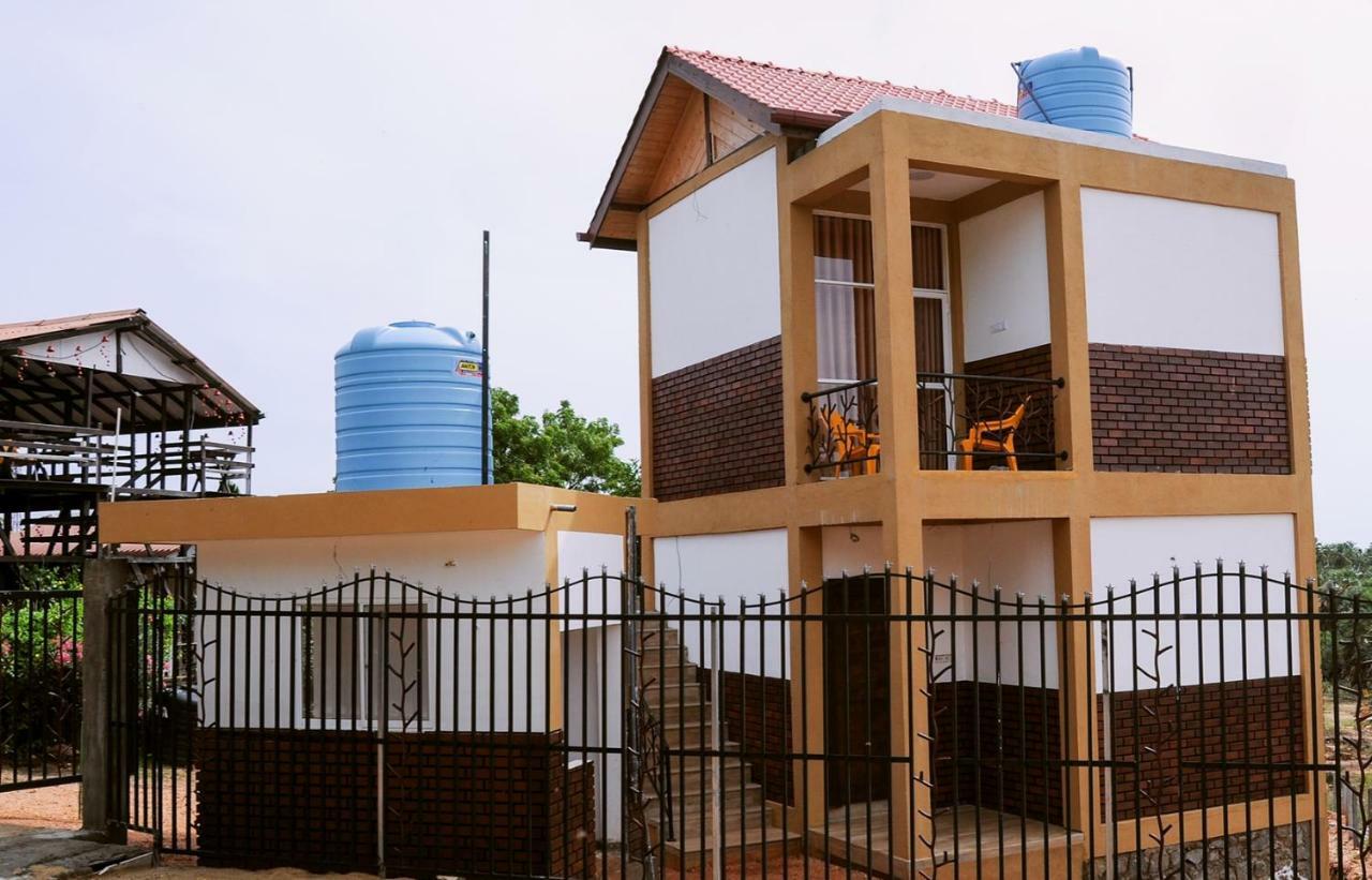 Woodycrest Hotel Trincomalee Ngoại thất bức ảnh
