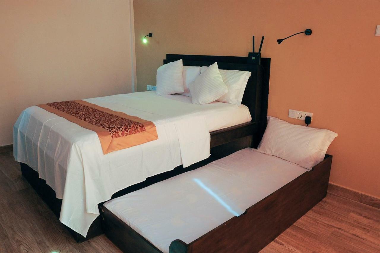 Woodycrest Hotel Trincomalee Ngoại thất bức ảnh